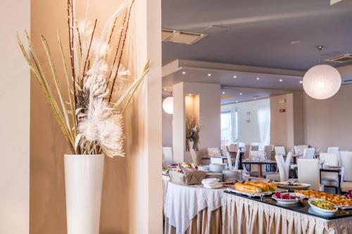 Capo Peloro Hotel - image 3