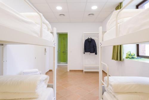 Benarrabá Hostel Room Type - Quadruple Room with Private Bathroom