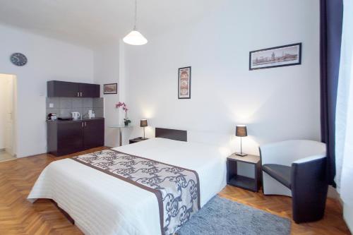 Modern Apartment Skolska 20 - image 7