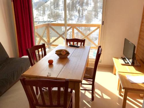 Apartment with one bedroom in Allos with wonderful mountain view shared pool and balcony