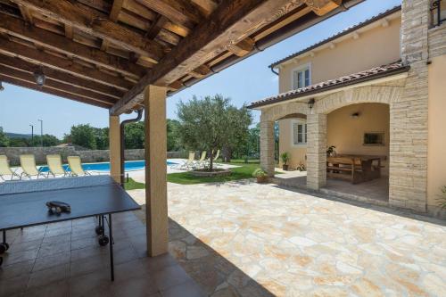 Beautiful villa Natura with pool in Labin in Brgod