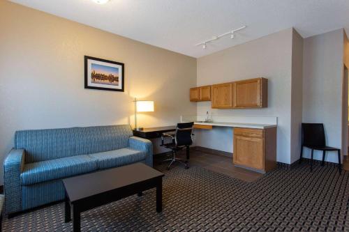 Ramada by Wyndham Glendale Heights/Lombard