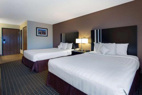 Queen Room with Two Queen Beds - Non-Smoking
