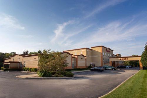 Ramada by Wyndham Glendale Heights/Lombard - image 18