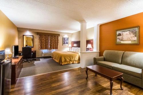 Quaint Inn & Suites - Hotel - McHenry