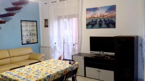  Apartment with one bedroom in Minturno with furnished balcony and WiFi 200 m from the beach, Pension in Minturno
