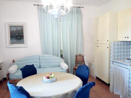  One bedroom appartement with sea view enclosed garden and wifi at Torre del Greco 6 km away from the beach, Pension in Torre del Greco