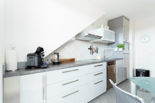 Wohnung mit Blick auf die Zitadelle Petersberg - 3 Zimmer Wohnung mit Blick auf die Zitadelle Petersberg - 3 Zimmer