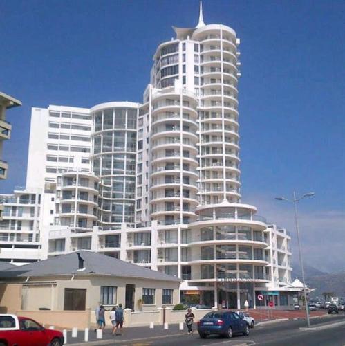 1501 Hibernian Towers Luxury Self Catering Apartment photo