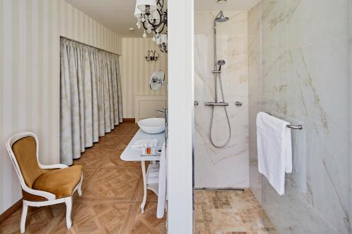 Duplex King Room image 3