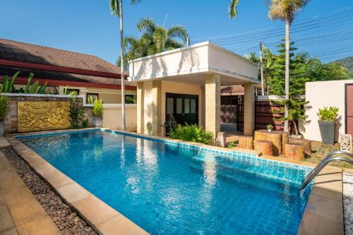 Pool Villa with Parking, WiFi, King-beds Pool Villa with Parking, WiFi, King-beds