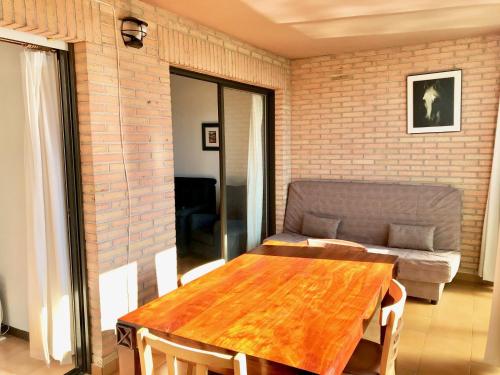 Albaida Park Apartment - image 2