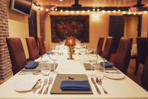Reluctant Panther Inn & Restaurant - 연회장