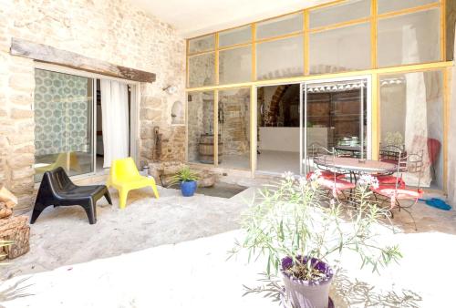 Maison d'une chambre a Mazan avec terrasse amenagee et WiFi gîte à louer Les Brançay