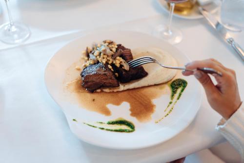 Reluctant Panther Inn & Restaurant - 식음료(F&B)