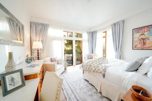 ADA King Suite with Balcony