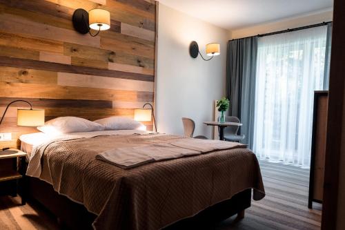 1 double bed, 3 twin beds