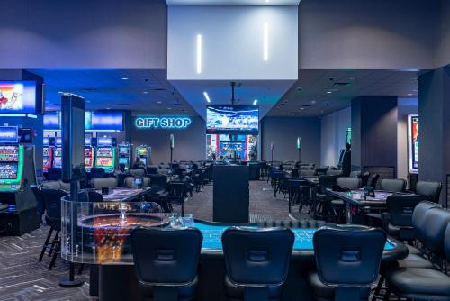 Royal River Casino Hotel - image 8