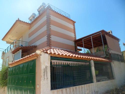  Holiday Villa in Lagonisi in Kalívia Thorikoú