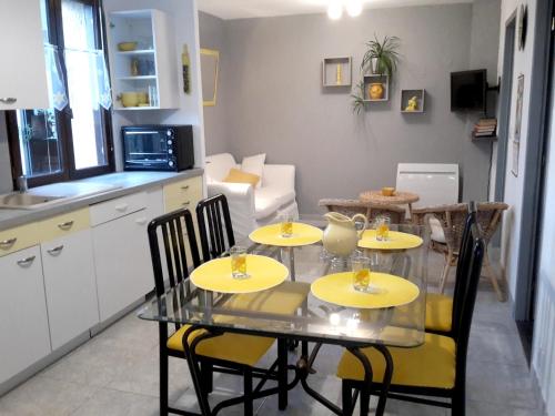 Appartement d'une chambre avec jardin clos et wifi a Villeneuve - Apartment - Villeneuve-dʼAveyron