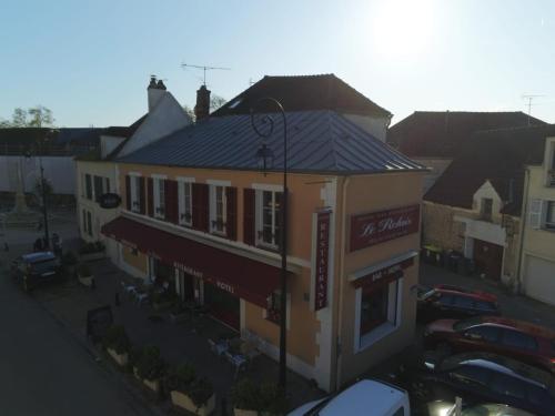 le relais in Фонтене-трэсигни