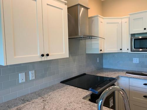 ห้องครัว, Botany Bay by Eagle Reach Properties in พอร์ต เรนฟริว