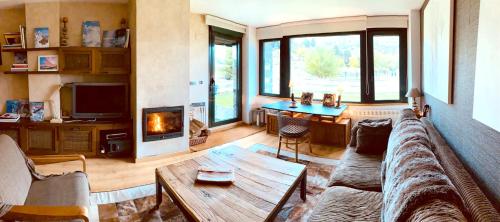 Apartment with 3 bedrooms in Panticosa with wonderful mountain view shared pool enclosed garden 2 km from the slopes