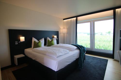NU Hotel - image 14