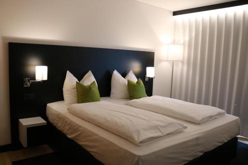 NU Hotel - image 10