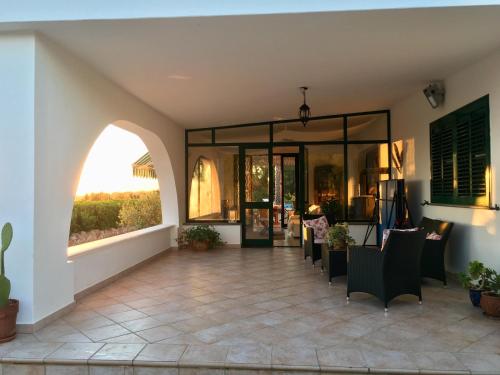 Villa panoramica con piscina