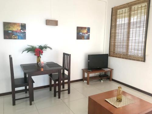 Apartment with one bedroom in Pereybere with shared pool and WiFi 