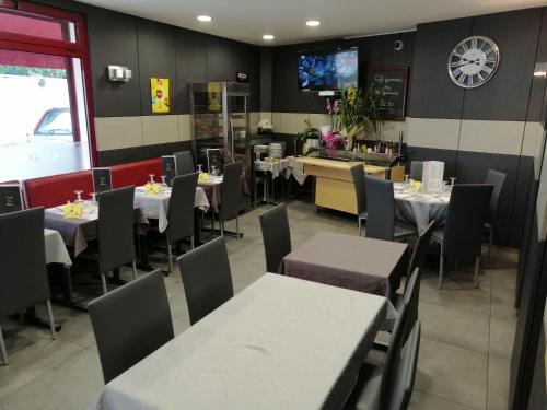 le relais in Фонтене-трэсигни