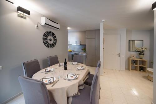 Regalo Apartments - main image