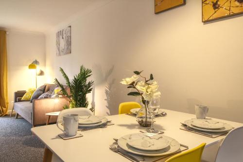 Picture of Central, Stylish 2-Bed Apartment, With Allocated Parking