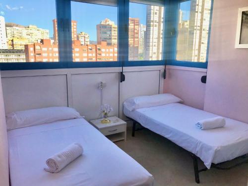 BENIDORM CENTER KENNEDY APARTMENT - image 4