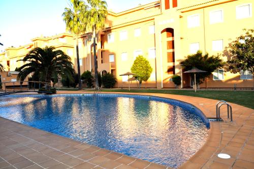  Palm Beach, 2 dormitorios, playa 50m, by Bookindenia in Denia