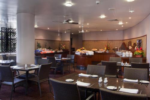 Restaurant, Crown Hotel in Port Moresby