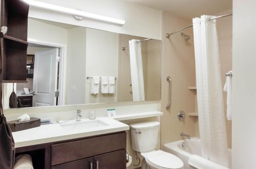 Studio Suite with Two Queen Beds - Communications and Mobility Access