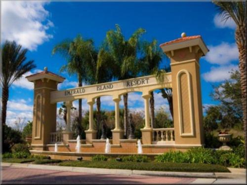 Beautiful Townhome with Private Pool Close to Disney Orlando Townhome 3145 - image 2