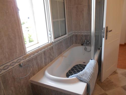 ห้องน้ำ, Lovely new House - Guests Apartments in เปรีย ดา โรคา