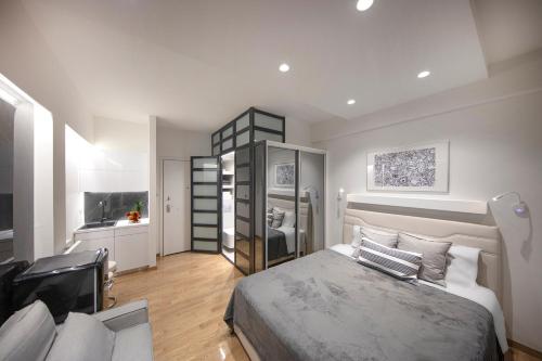 The Monastiraki Metro Lux Suite!