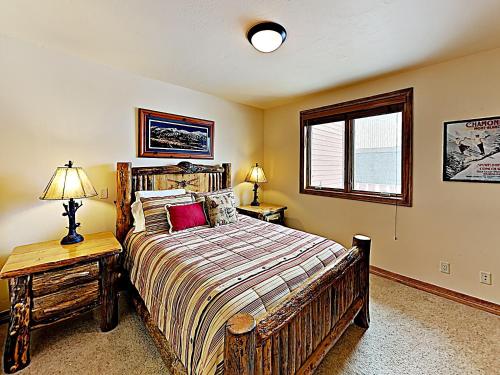 New Listing! Huge Townhome with Private Garage townhouse - image 6
