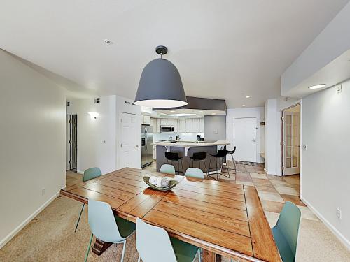 New Listing! Ski Condo with Pool & Spa Near Lifts condo - image 7