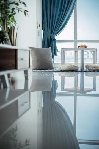 Xandra's Maritime Suite