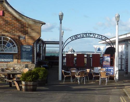 Admirals Cottage - image 8