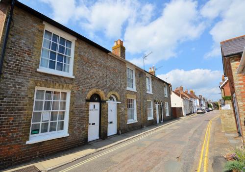 Admirals Cottage - image 7