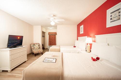 Island Sun Inn & Suites - Venice, Florida Historic Downtown & Beach Getaway