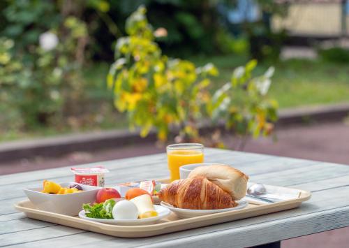 Hotel CIS Paris Maurice Ravel – Paris, TX