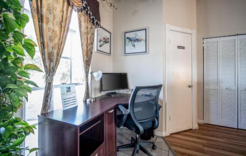 Island Sun Inn & Suites - Venice, Florida Historic Downtown & Beach Getaway - 비즈니스 센터