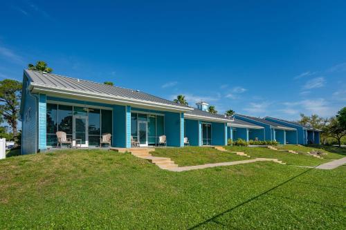 Dunedin RV Resort & Blue Moon Inn - image 5